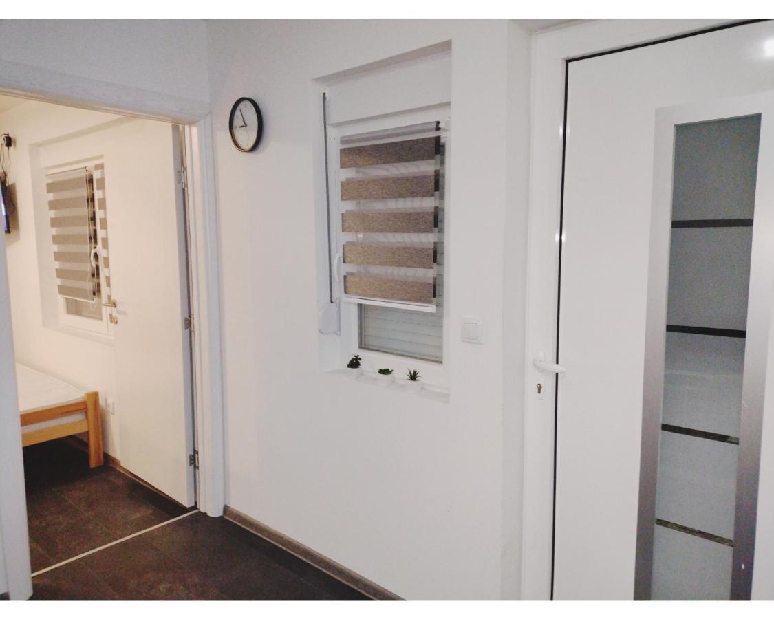 Apartmani Domo Sd Smederevo Buitenkant foto