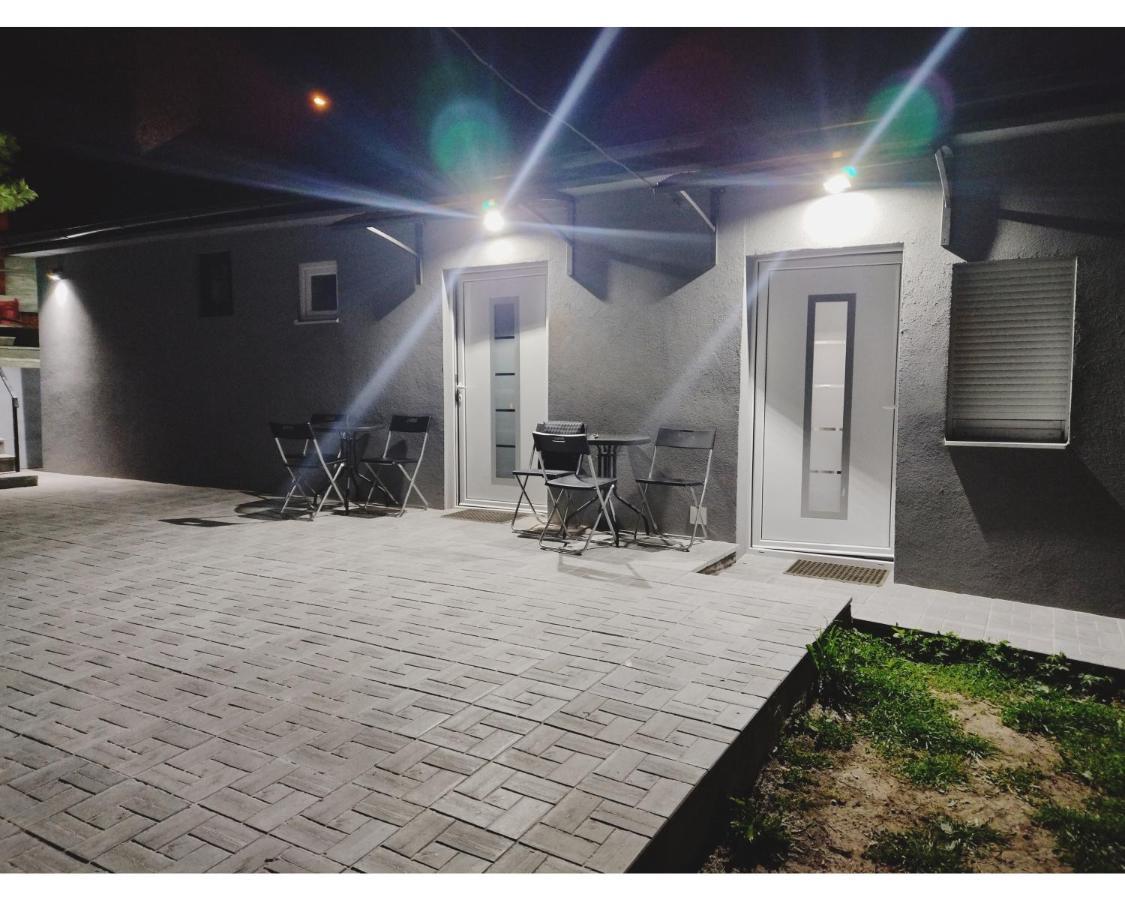 Apartmani Domo Sd Smederevo Buitenkant foto